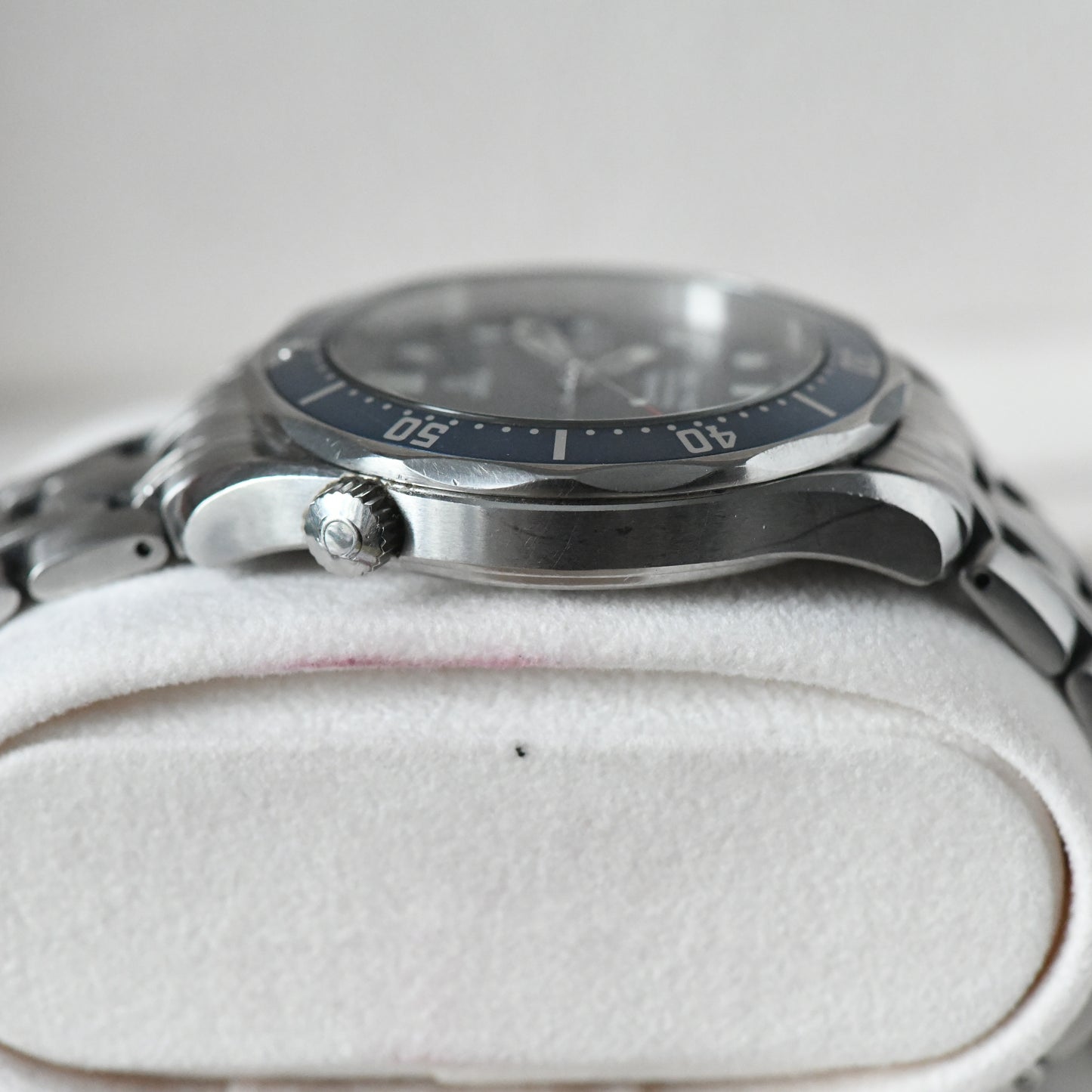 Omega Seamaster Pro 300m 41mm Full Size Quartz Diver 2541.80 Goldeneye Full B&P
