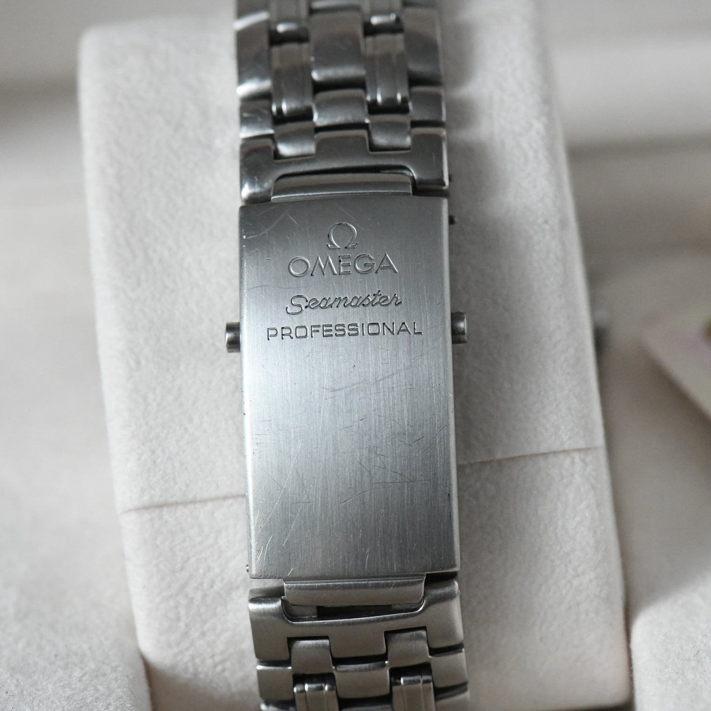 Omega Seamaster Pro 300m 41mm Full Size Quartz Diver 2541.80 Goldeneye Full B&P