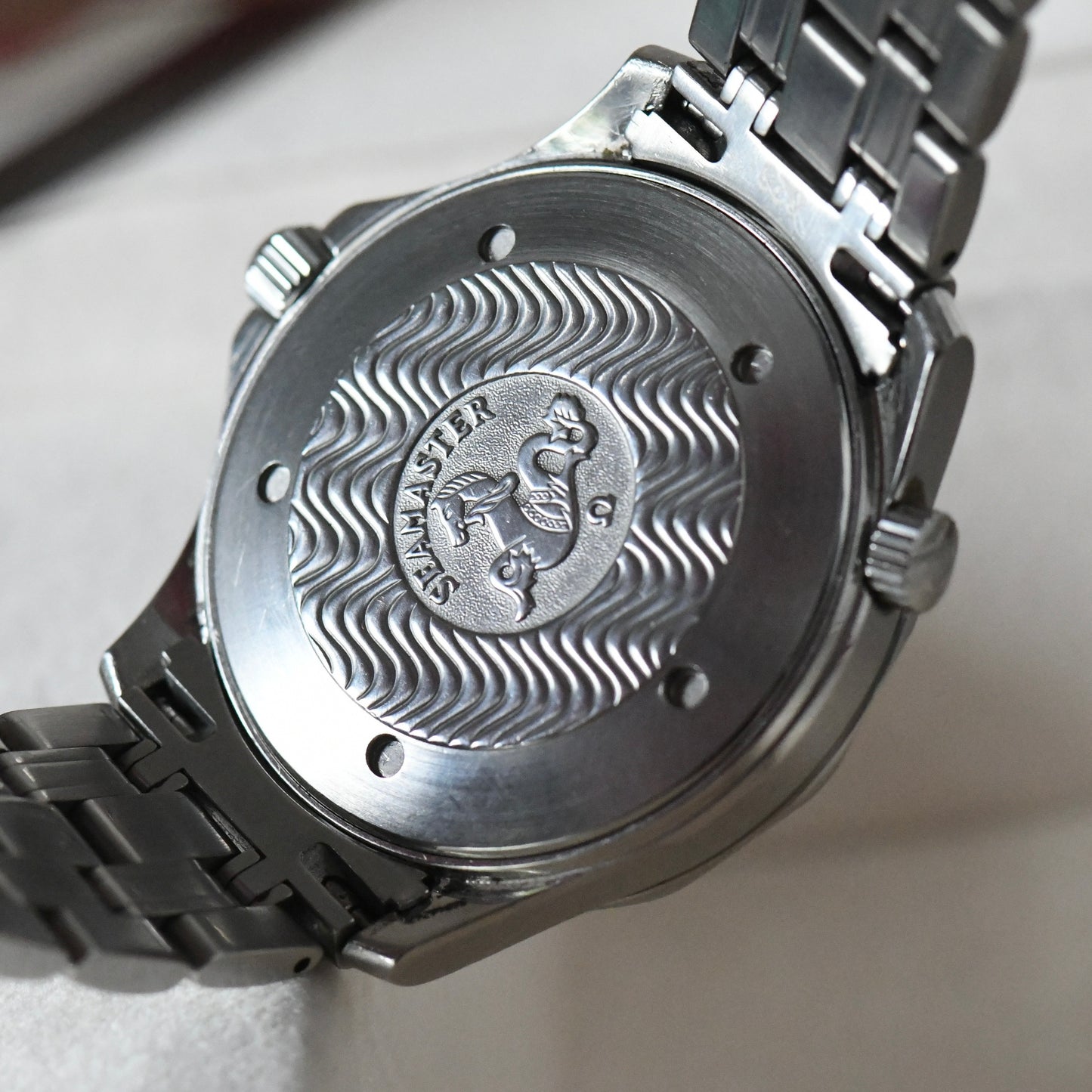 Omega Seamaster Pro 300m 41mm Full Size Quartz Diver 2541.80 Goldeneye Full B&P
