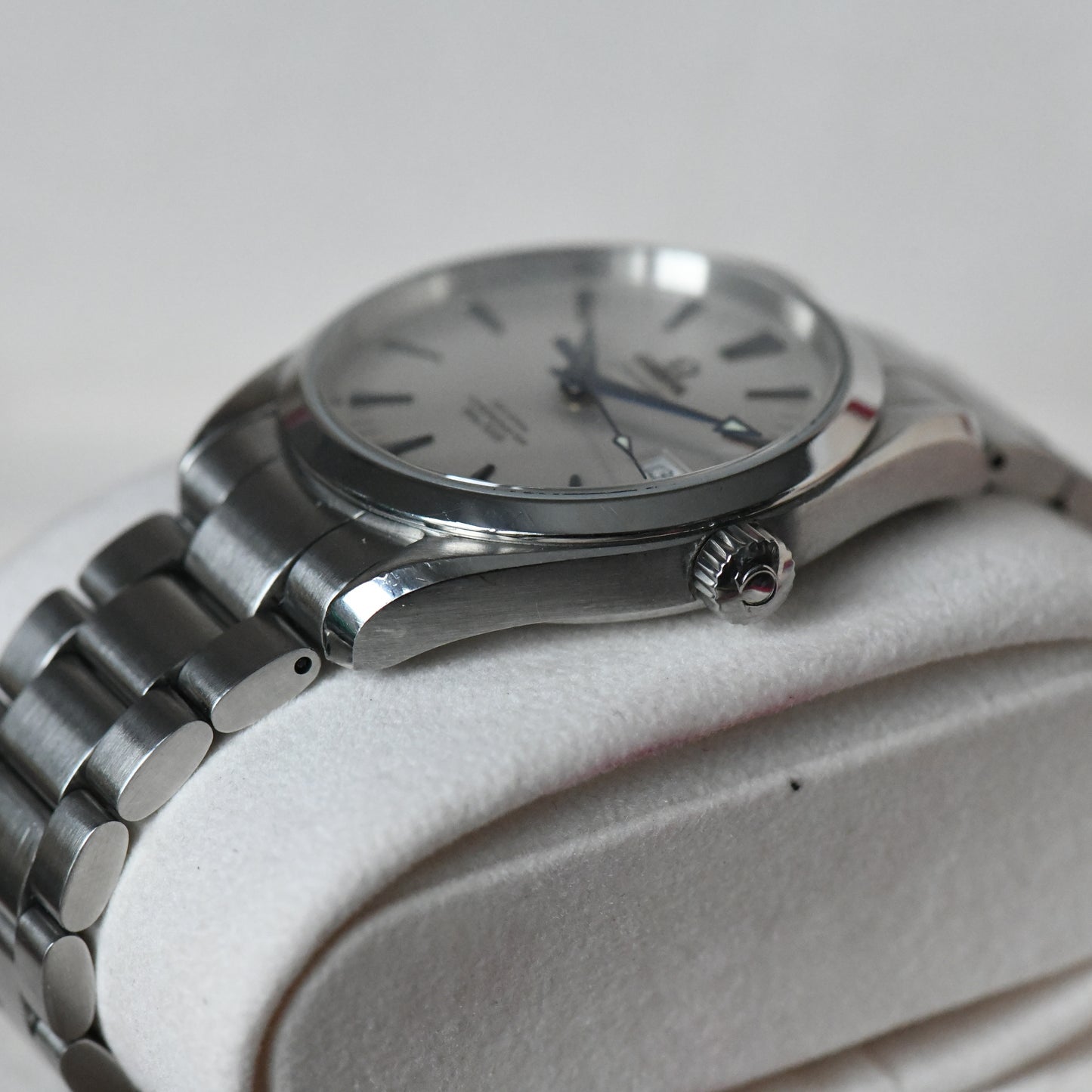 Omega Seamaster Aqua Terra White Dial Blue Hands - 2503.33 - Full Set B&P