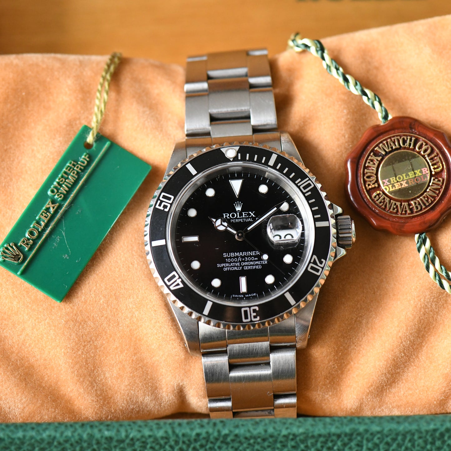 Rolex Submariner Date 16610 Oyster Perpetual 1995 W Serial Dive Watch Boxed Set