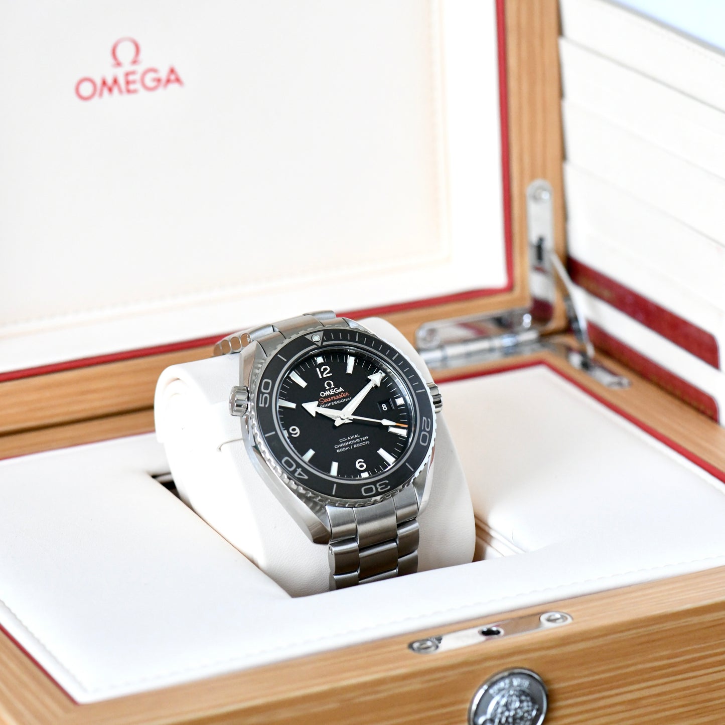 Omega Seamaster Planet Ocean 600m 45.5mm Co-Axial 8500 Dive Watch Boxed & Papers