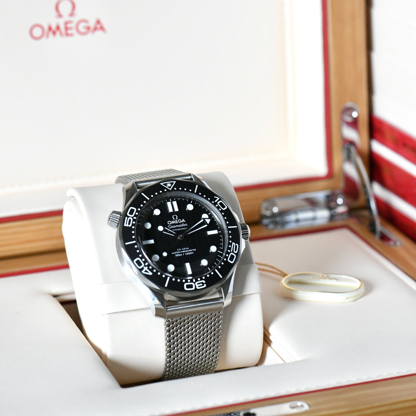 Omega Seamaster 300m Pro Black Wave Dial No Date 2024 Mesh Bracelet Box & Papers