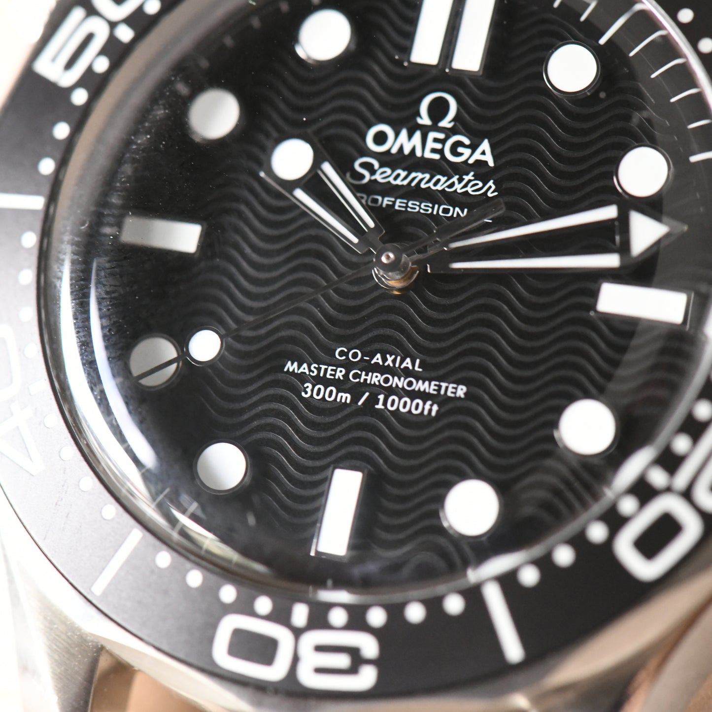Omega Seamaster 300m Pro Black Wave Dial No Date 2024 Mesh Bracelet Box & Papers