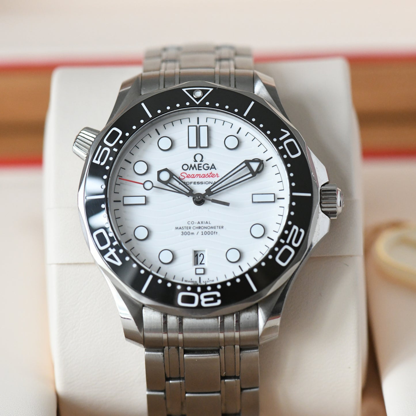 Omega Seamaster 300m Diver Master Chronometer 2022 White Dial Watch Box & Papers