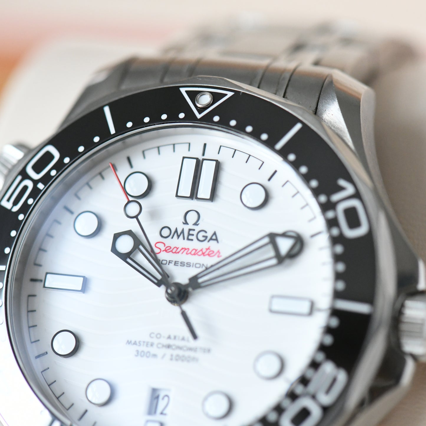 Omega Seamaster 300m Diver Master Chronometer 2022 White Dial Watch Box & Papers