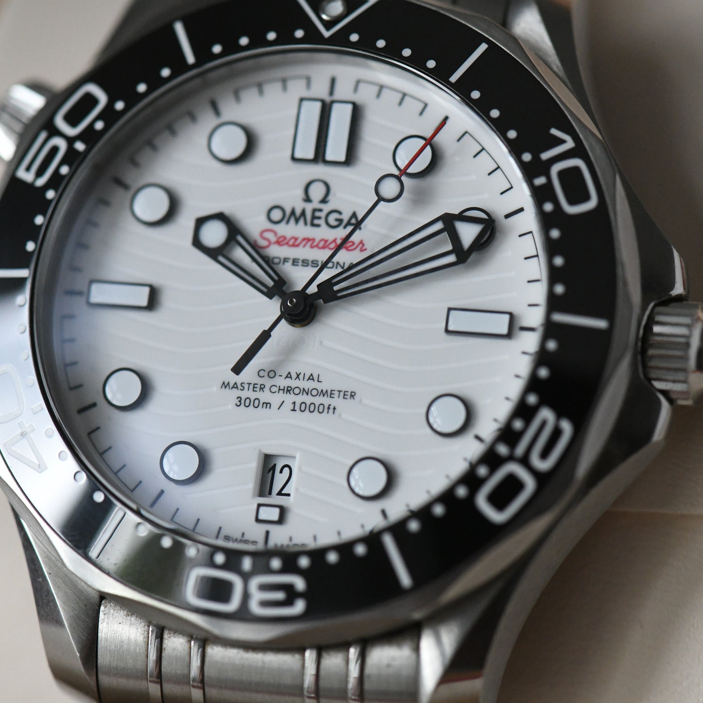Omega Seamaster 300m Diver Master Chronometer 2022 White Dial Watch Box & Papers