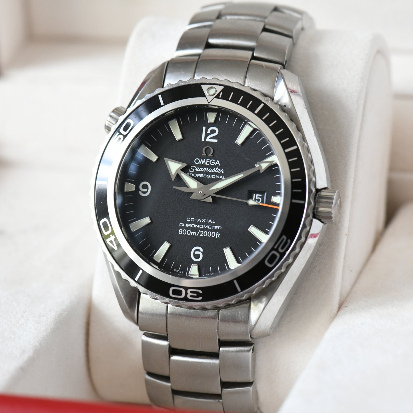 Omega Seamaster Planet Ocean 600m 45.5mm Full Size Dive Watch 2200.50 - Boxed