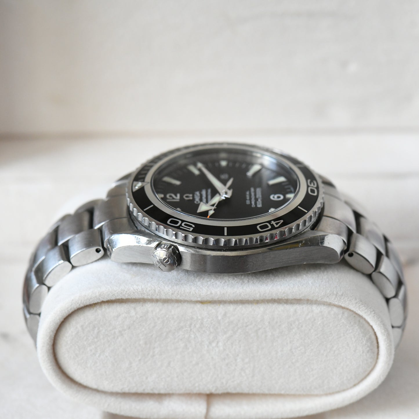 Omega Seamaster Planet Ocean 600m 45.5mm Full Size Dive Watch 2200.50 - Boxed