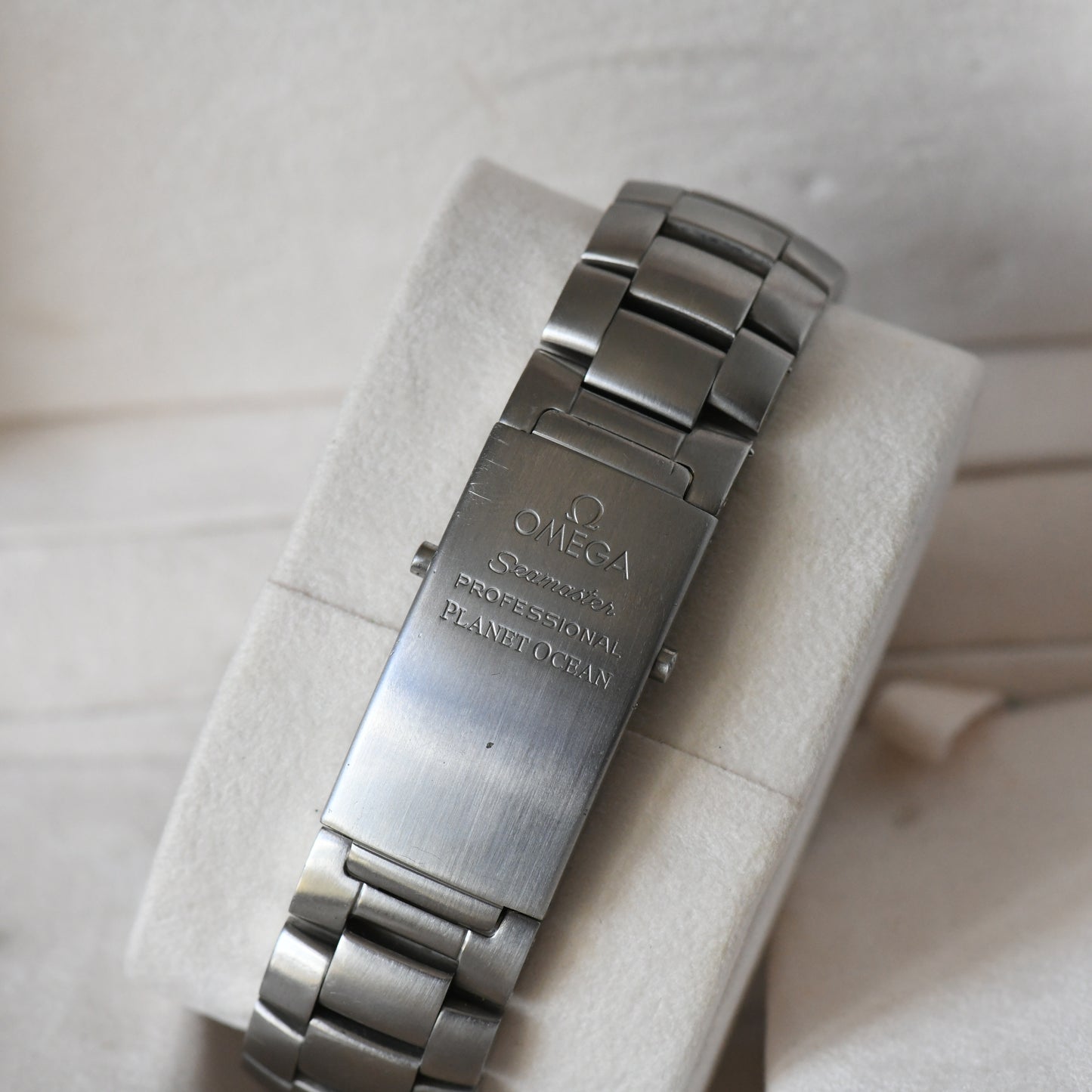Omega Seamaster Planet Ocean 600m 45.5mm Full Size Dive Watch 2200.50 - Boxed