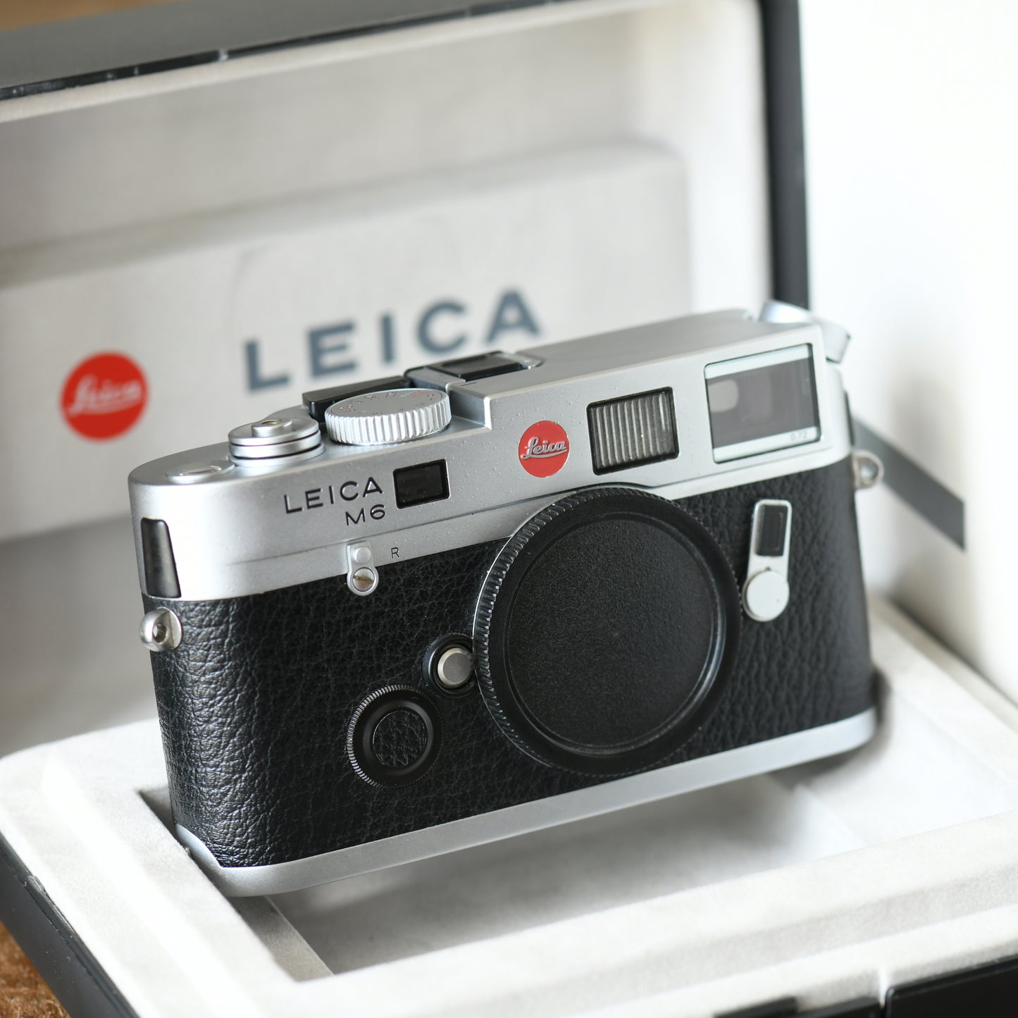 Leica M6 TTL 0.72 Silver 35mm Rangefinder Film Camera Body Only Boxed