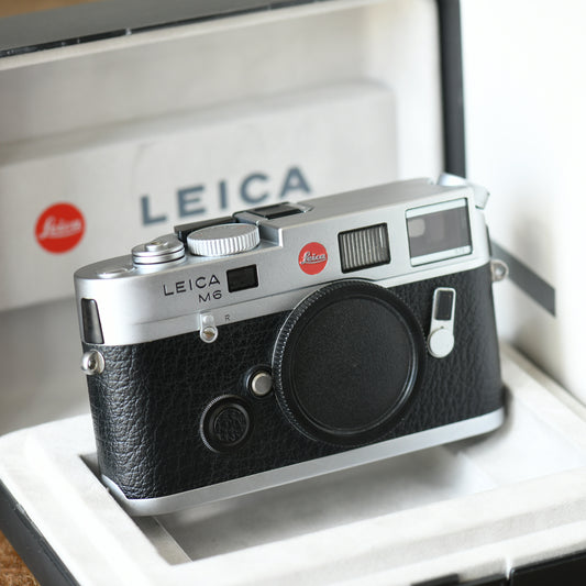 Leica M6 TTL 0.72 Silver 35mm Rangefinder Film Camera Body Only Boxed