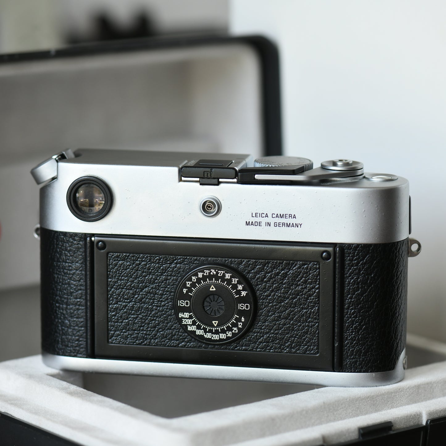 Leica M6 TTL 0.72 Silver 35mm Rangefinder Film Camera Body Only Boxed