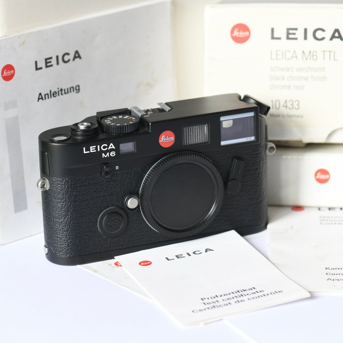 Leica M6 TTL 0.72 Black 35mm Rangefinder Film Camera Body Only Boxed