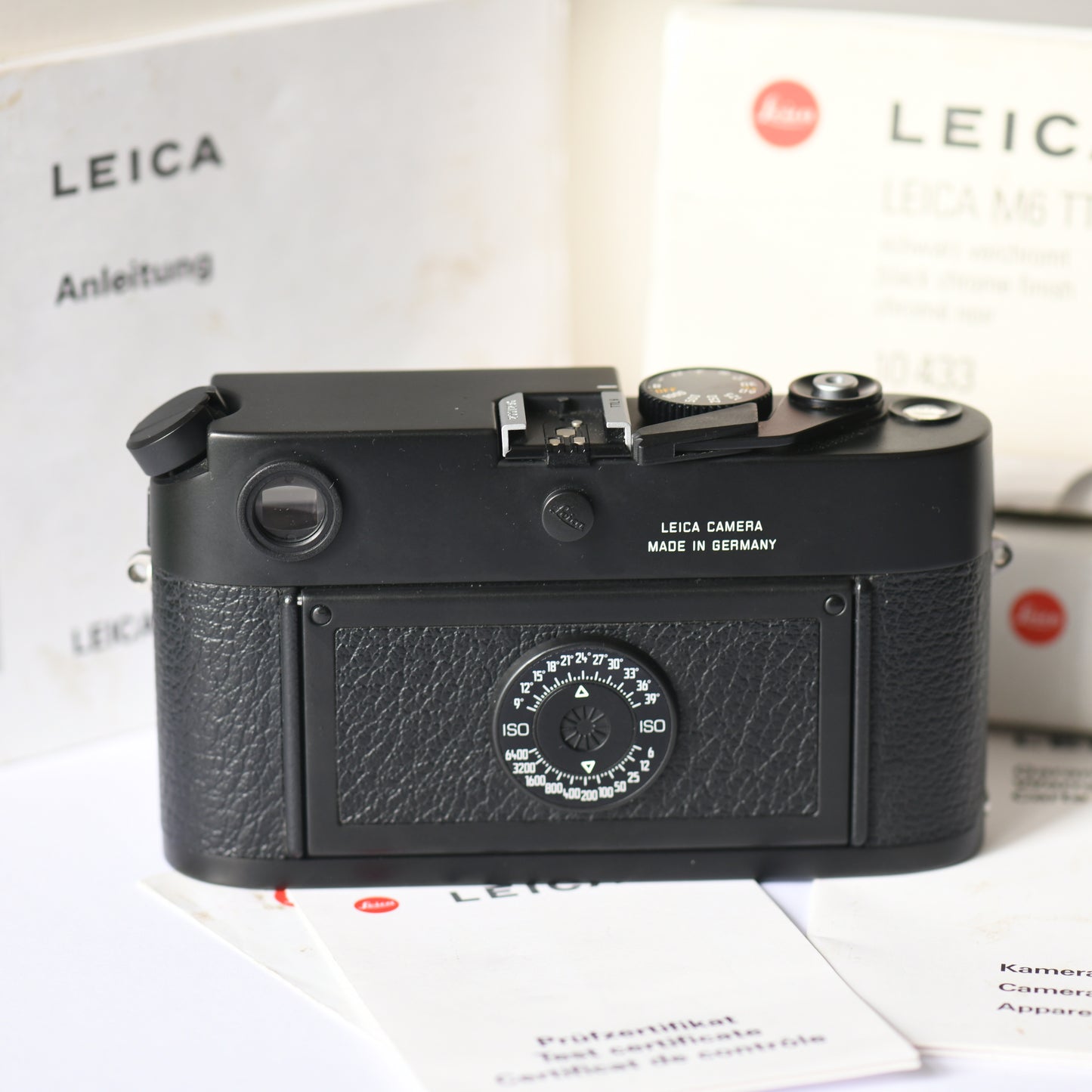 Leica M6 TTL 0.72 Black 35mm Rangefinder Film Camera Body Only Boxed