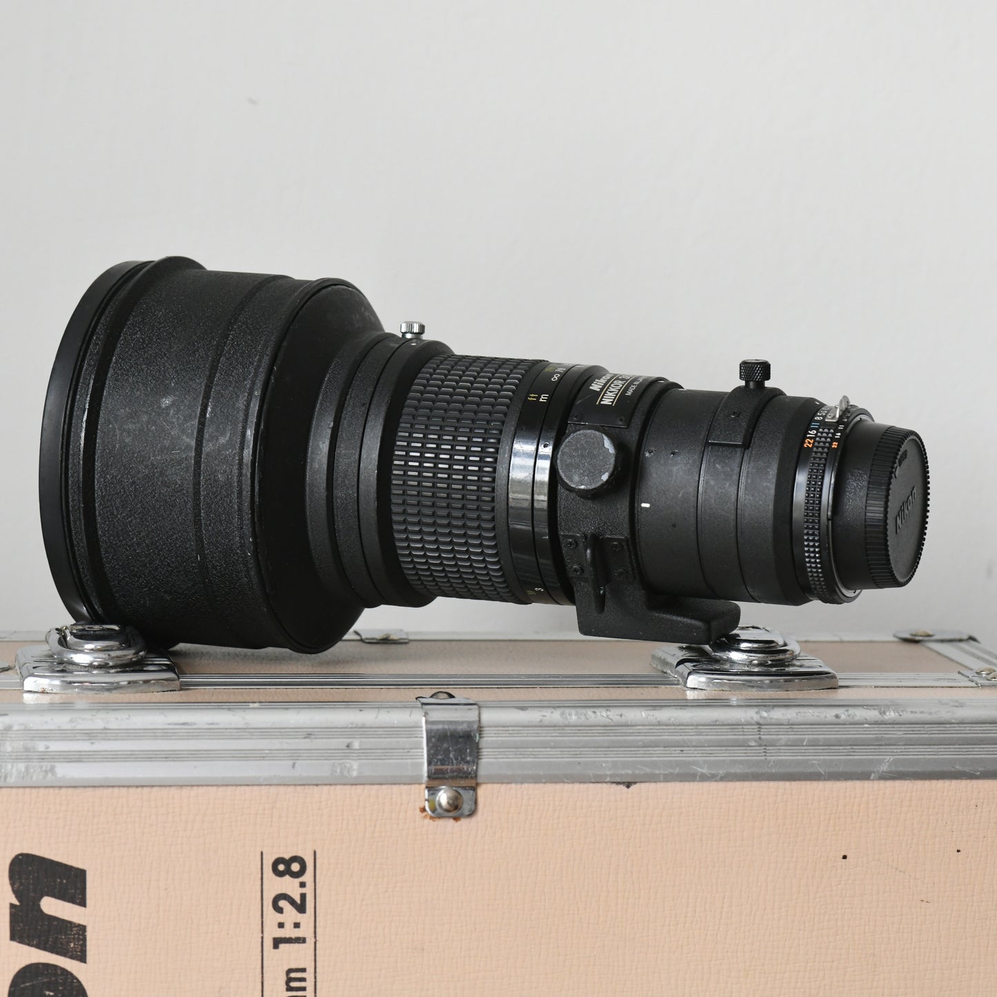 Nikon 300mm f/2.8 AiS Manual Focus Telephoto Prime Lens with Caps Hood & Case