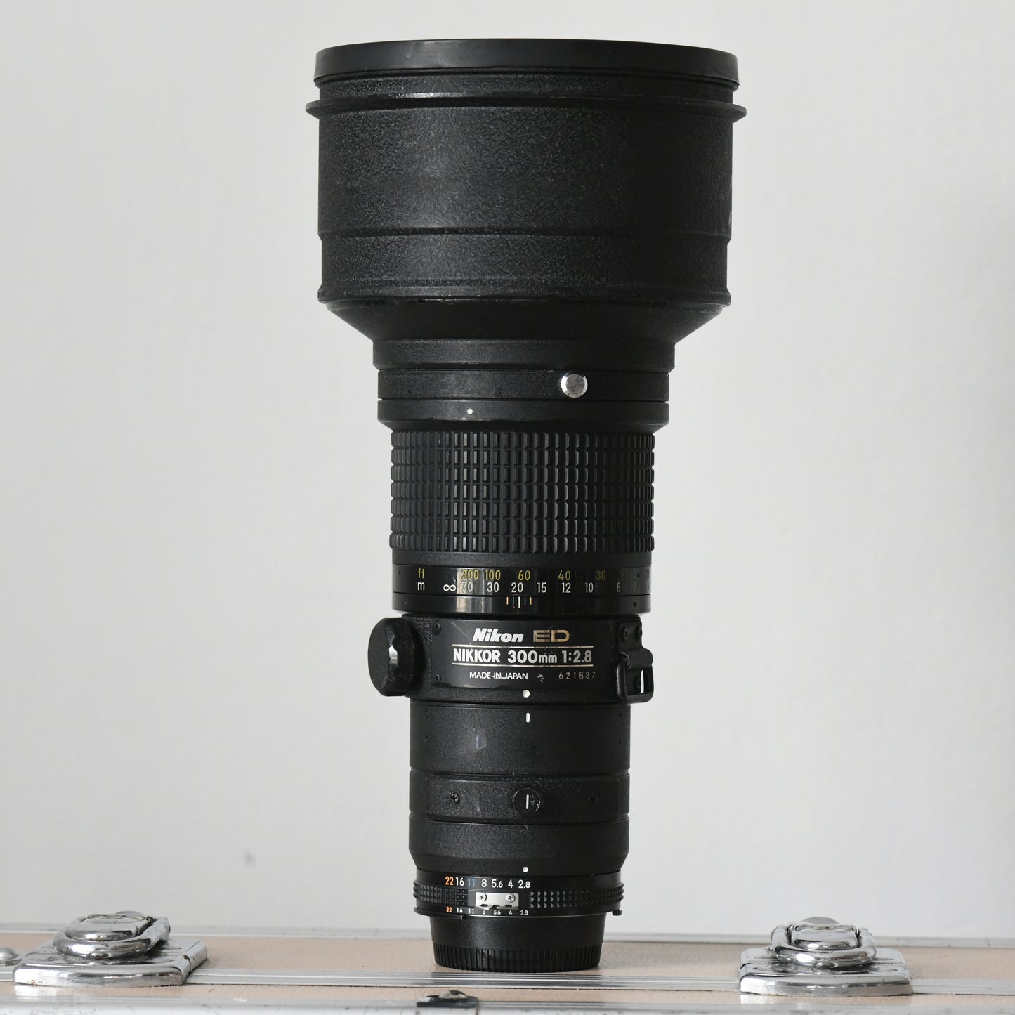 Nikon 300mm f/2.8 AiS Manual Focus Telephoto Prime Lens with Caps Hood & Case
