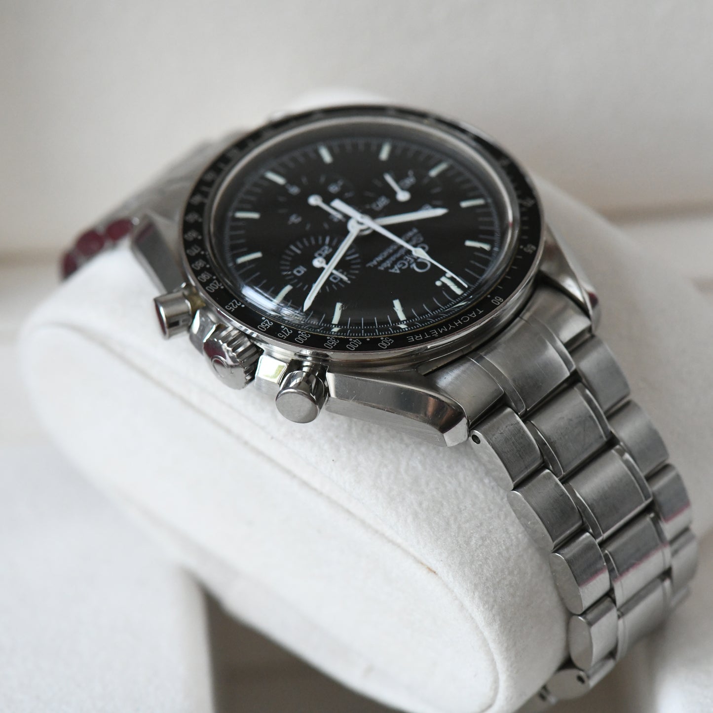 Omega Speedmaster Professional Moonwatch 3570.50 Box &amp; Papers