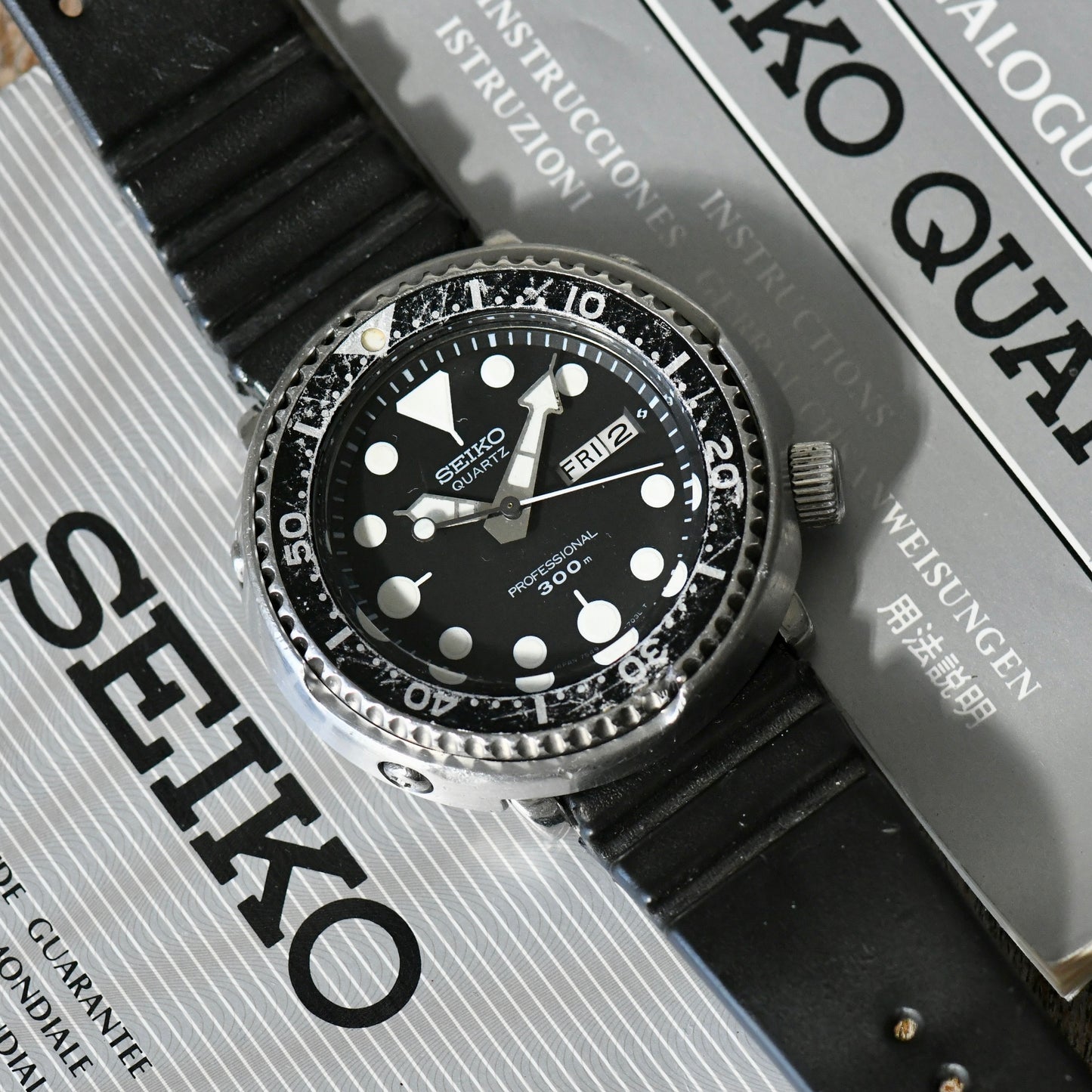 Seiko Tuna 300m Professional Quartz 7549-7010 1980 - Vintage Diver - With Papers