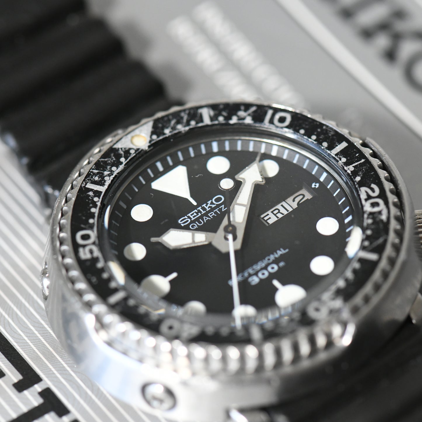 Seiko Tuna 300m Professional Quartz 7549-7010 1980 - Vintage Diver - With Papers