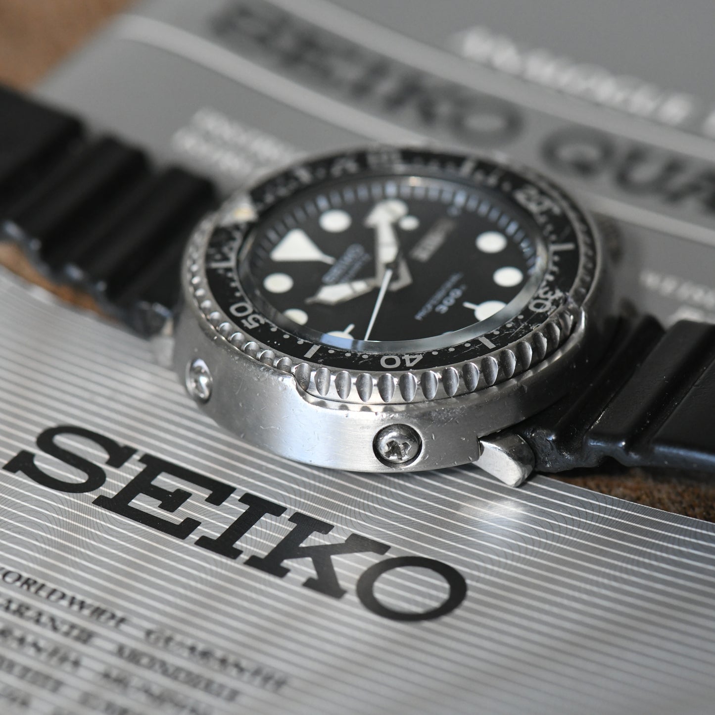 Seiko Tuna 300m Professional Quartz 7549-7010 1980 - Vintage Diver - With Papers