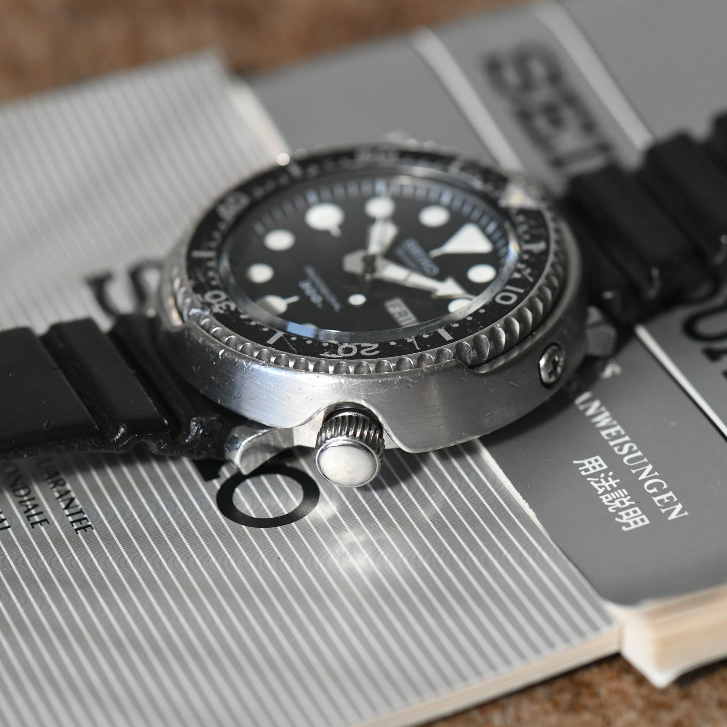 Seiko Tuna 300m Professional Quartz 7549-7010 1980 - Vintage Diver - With Papers