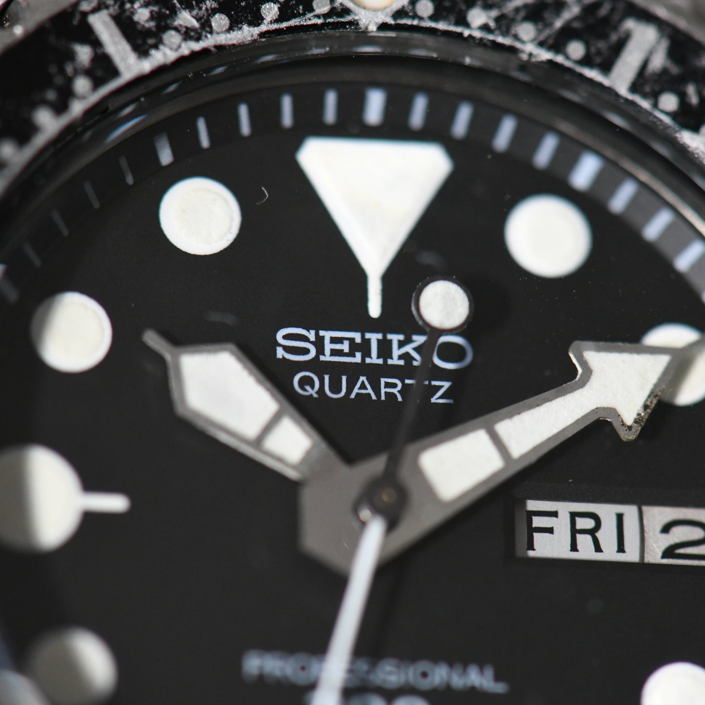 Seiko Tuna 300m Professional Quartz 7549-7010 1980 - Vintage Diver - With Papers