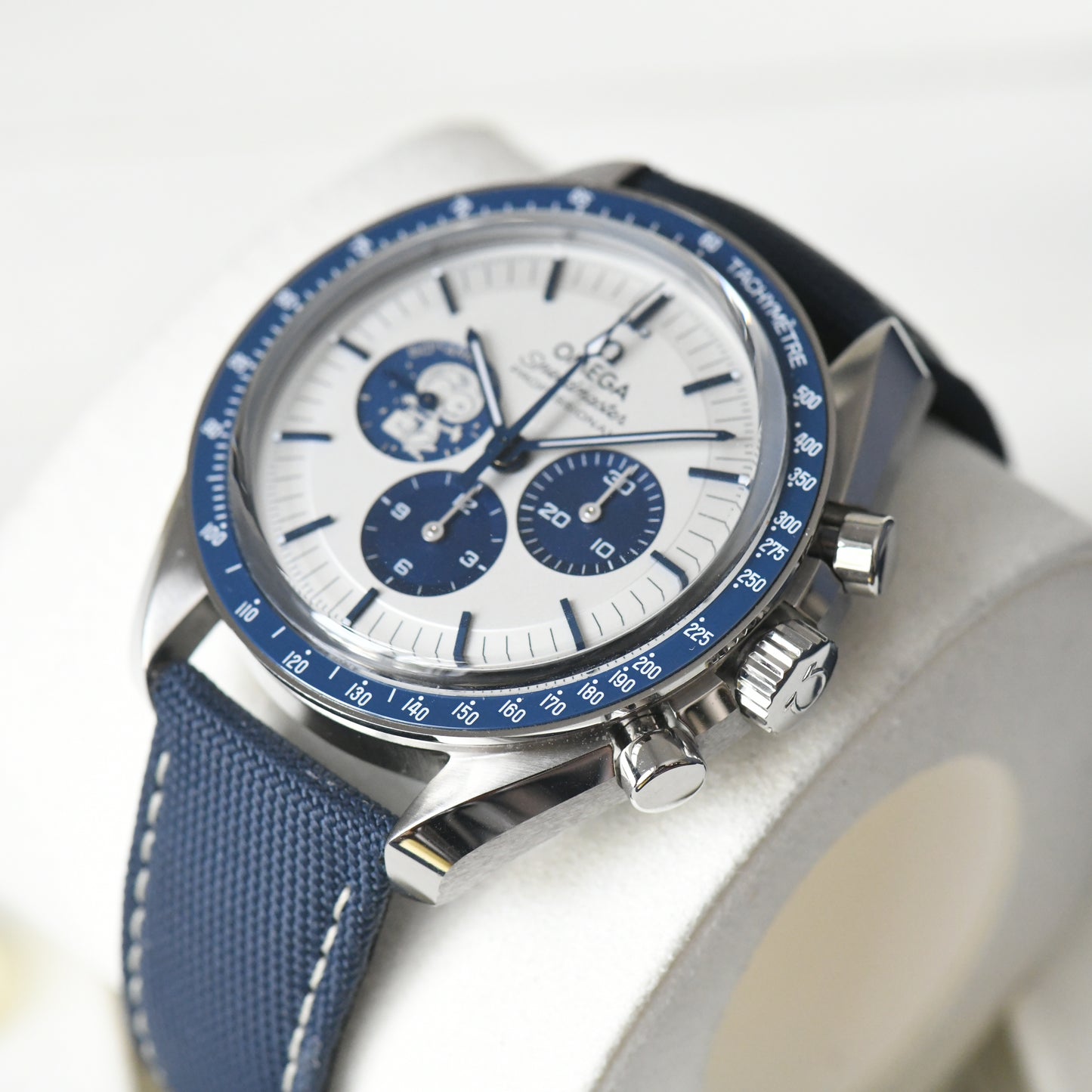 Omega Speedmaster "Silver Snoopy Award" 50th Anniversary - 2026 - Boxed & Papers