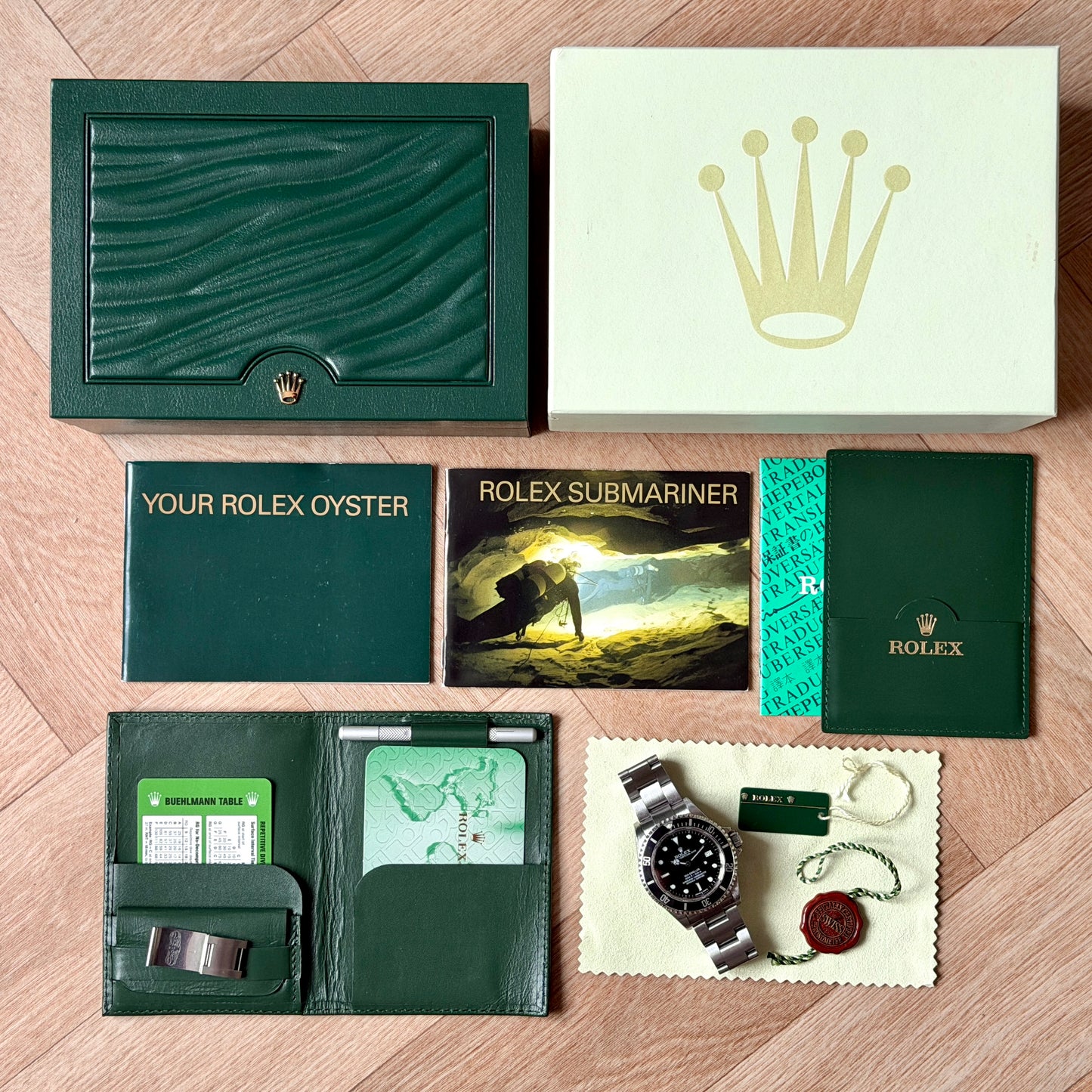 Rolex Sea-Dweller 4000 16600 Oyster Perpetual 2004 Dive Watch Boxed Set