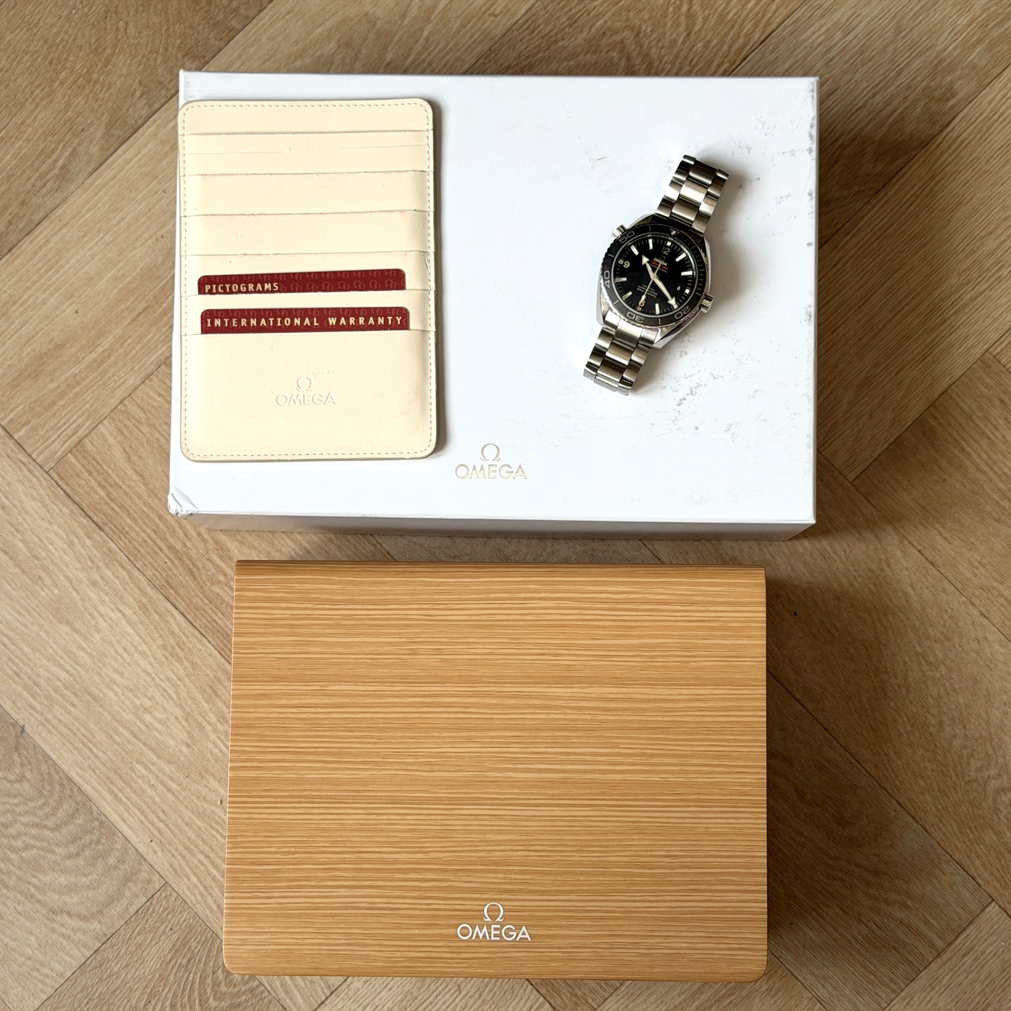 Omega Seamaster Planet Ocean 600m 45.5mm Co-Axial 8500 Dive Watch Boxed & Papers