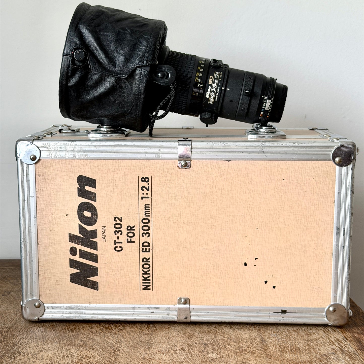 Nikon 300mm f/2.8 AiS Manual Focus Telephoto Prime Lens with Caps Hood & Case