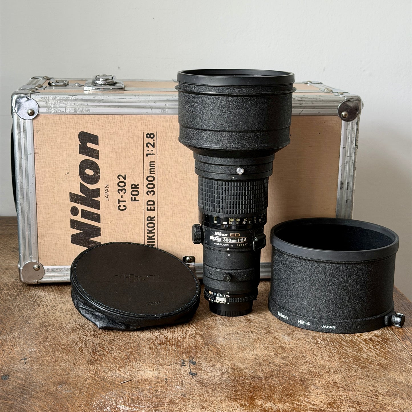 Nikon 300mm f/2.8 AiS Manual Focus Telephoto Prime Lens with Caps Hood & Case